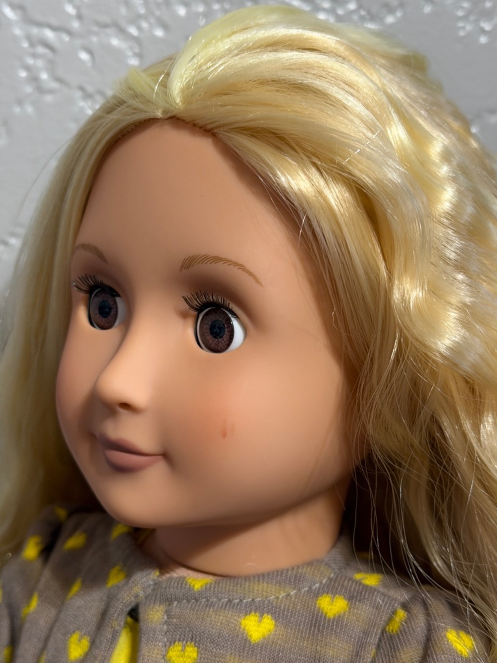 Our Generation 18” Hair Grow Doll Blonde with Streaks & Brown Eyes - Picture 9 of 15